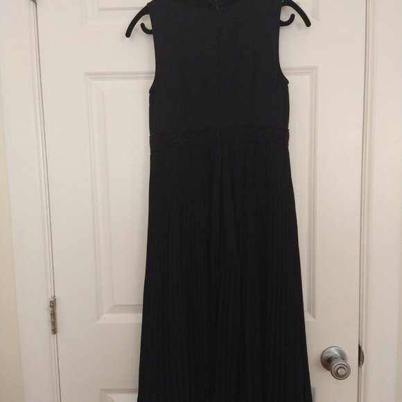 "Elegant Ann Taylor Size 0P Black Midi Dress - Pleated Skirt, Ruffled Trim, NWOT - Picture 2 of 8